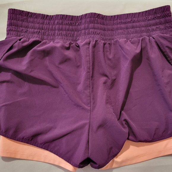 Gap built in shorts - Picture 1 of 3